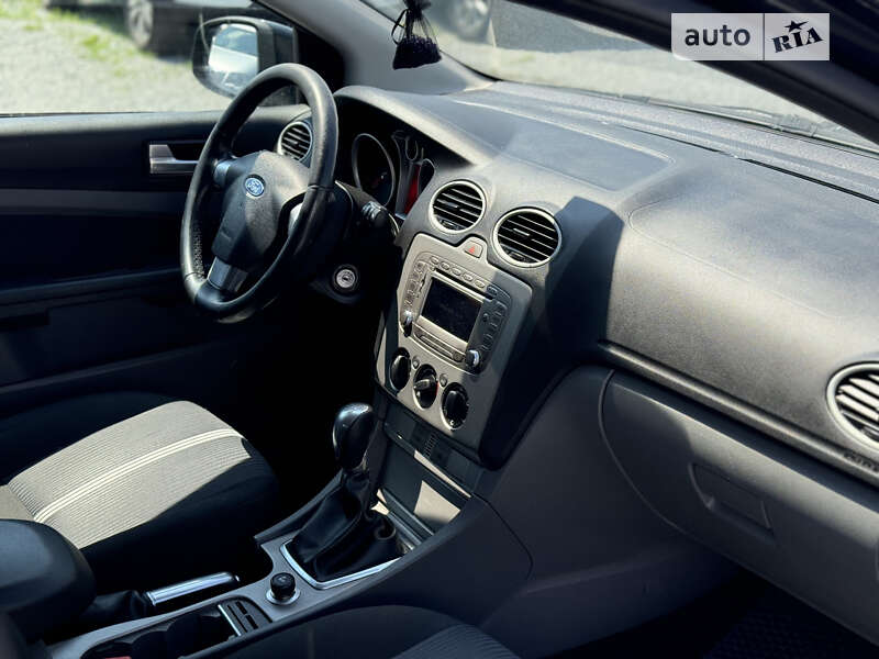 2010 ford focus