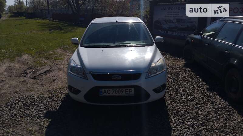 2010 ford focus