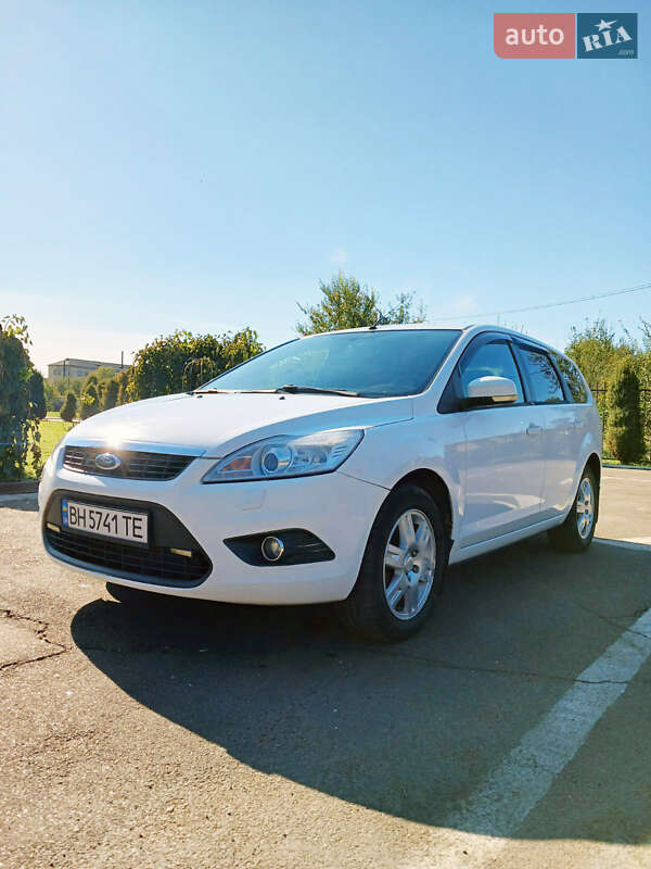 2010 ford focus
