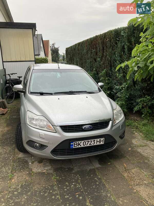 2010 ford focus