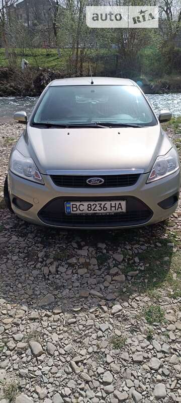 2010 ford focus