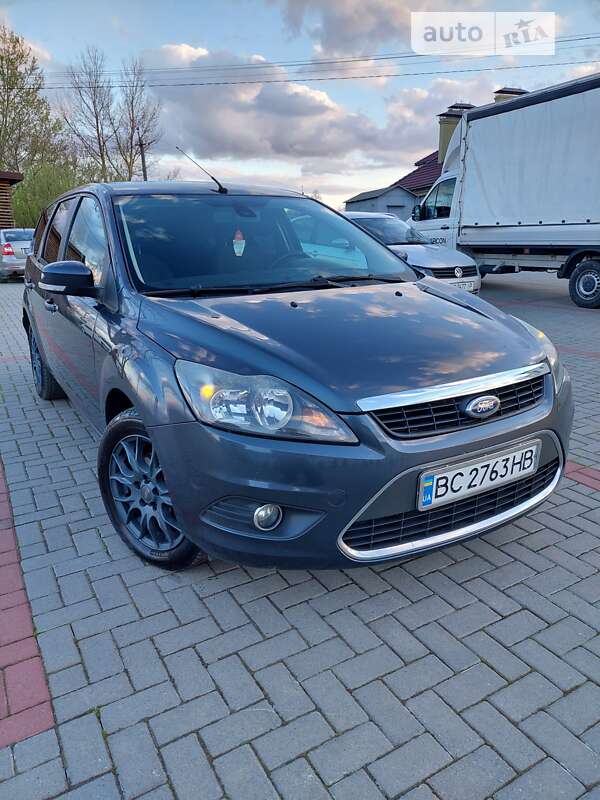 2010 ford focus