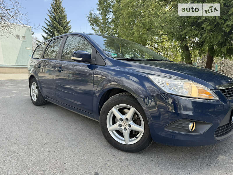 2010 ford focus