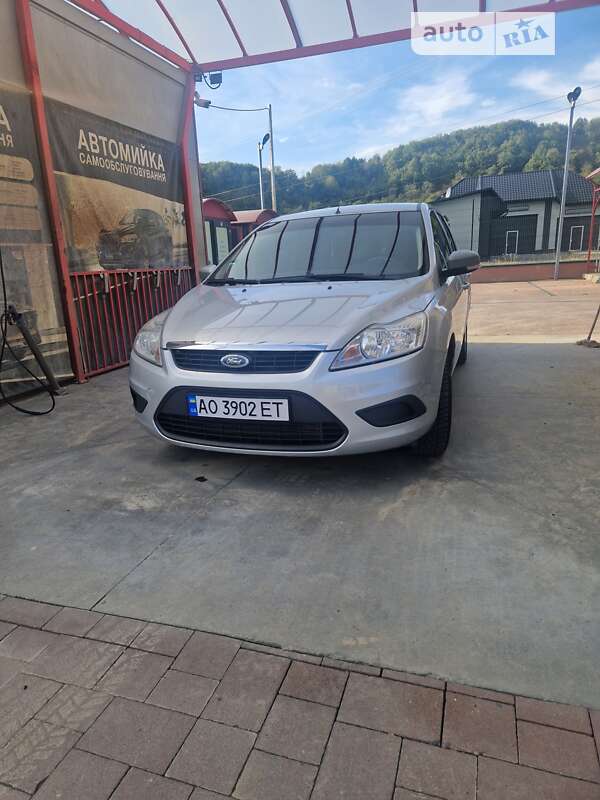 2010 ford focus