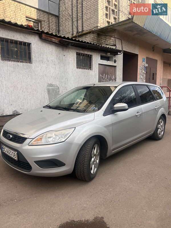 2010 ford focus