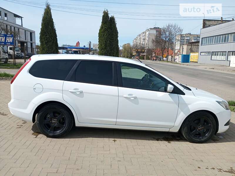 2010 ford focus