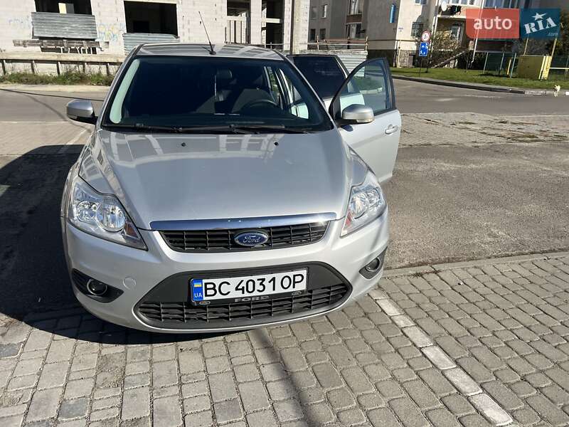 2010 ford focus