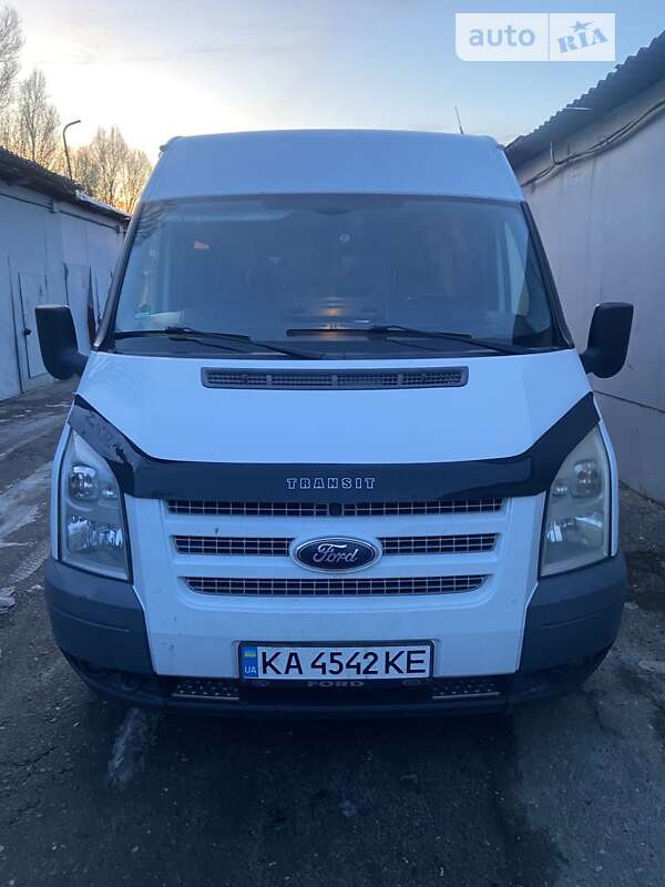 2012 ford tourneo