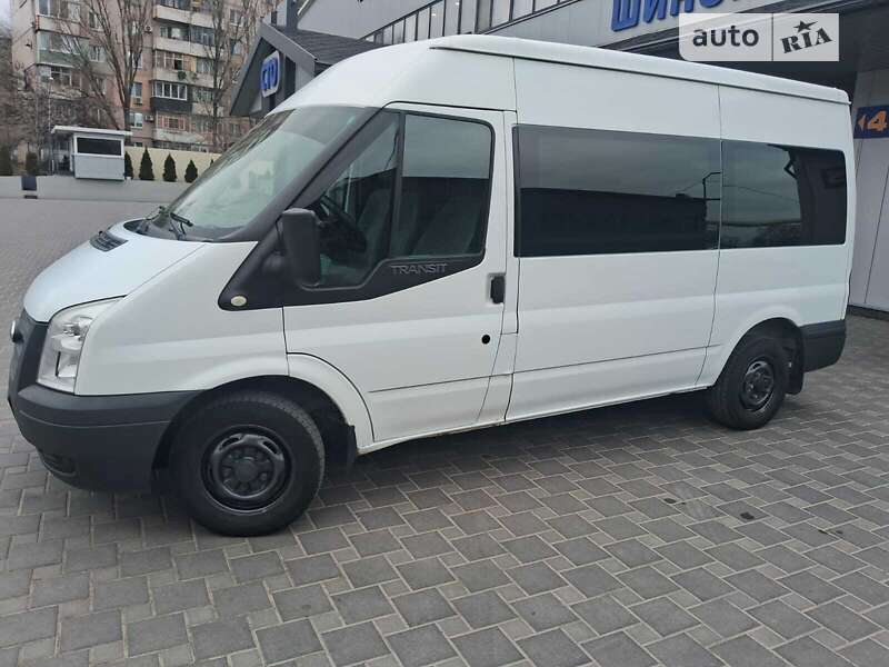 2013 ford transit pass-