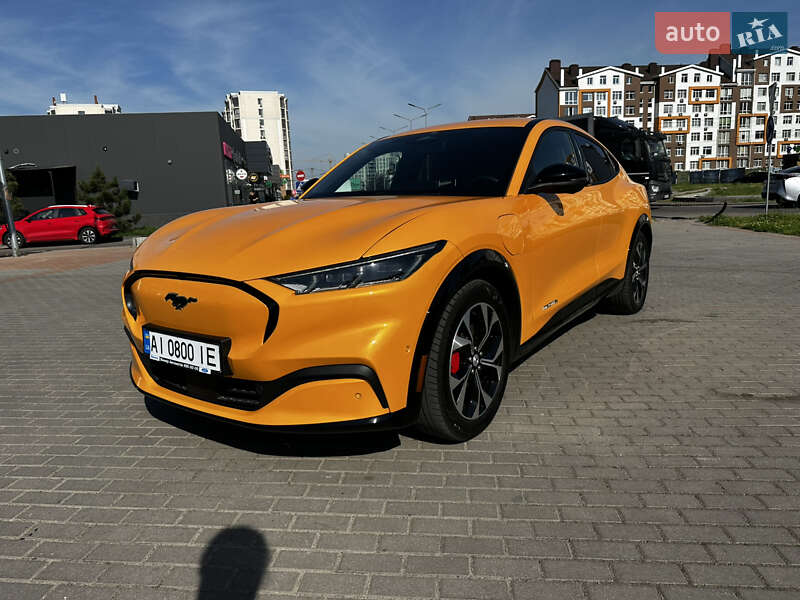 2022 ford mustang mach-e