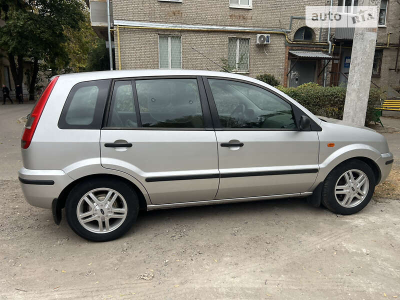 2004 ford fusion