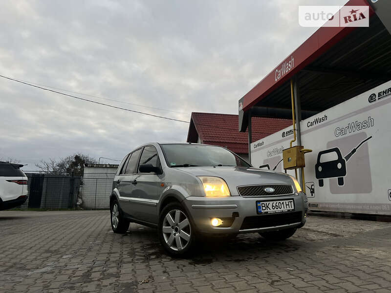 2004 ford fusion