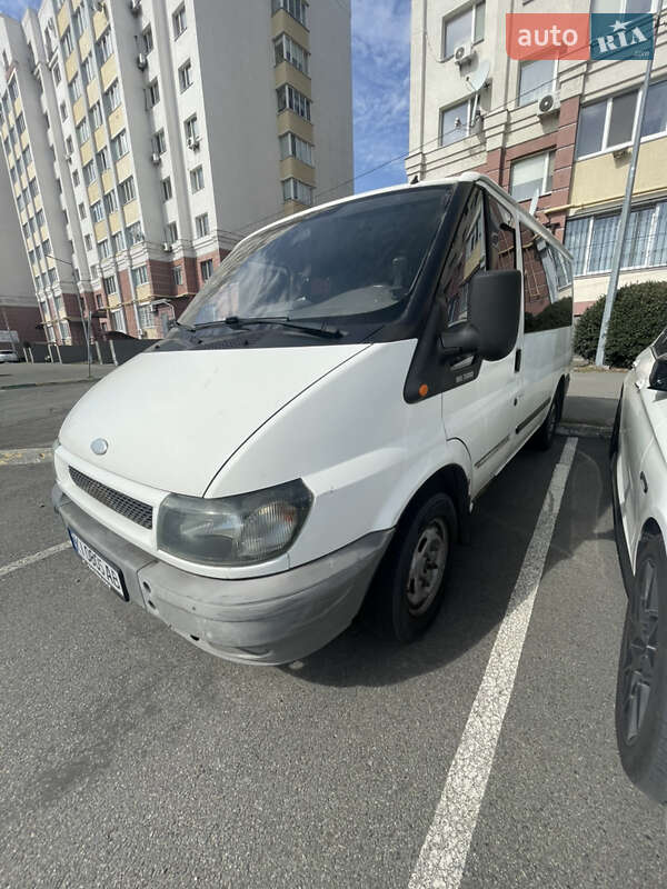 2004 ford transit