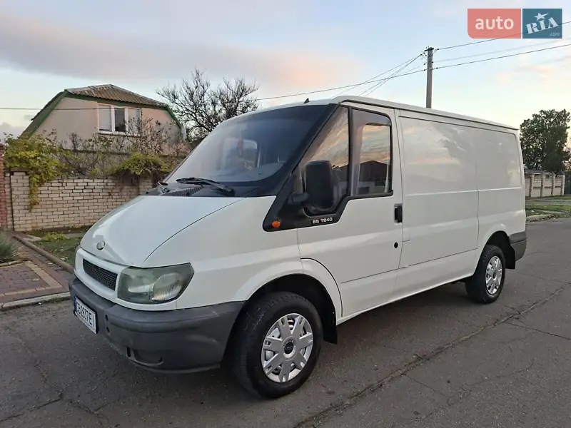 2004 ford transit
