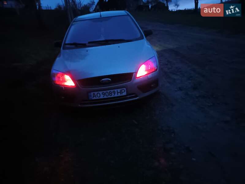 2005 ford focus