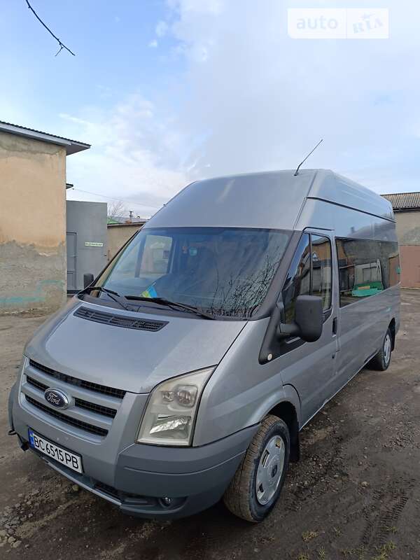 2007 ford transit hicube