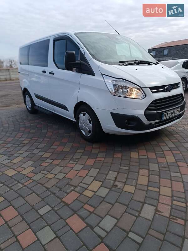 2017 ford transit custom
