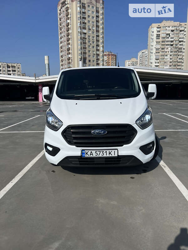 2018 ford transit custom