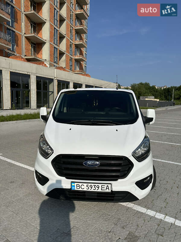 2018 ford transit custom