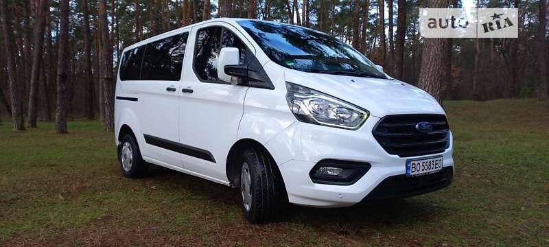 2019 ford transit custom