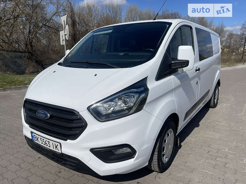 2019 ford transit custom
