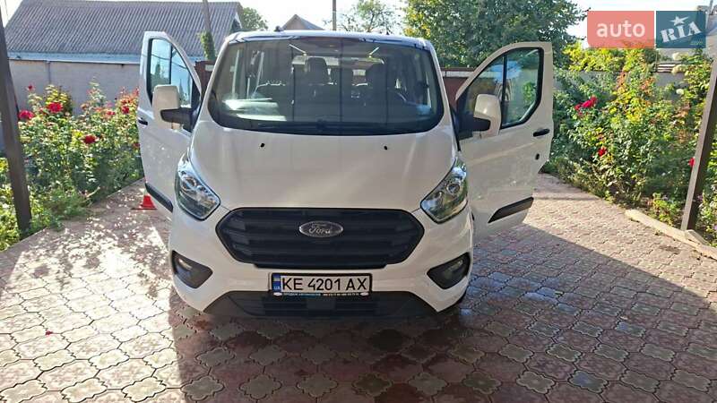 2020 ford transit custom