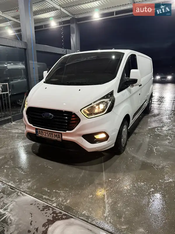 2022 ford transit custom