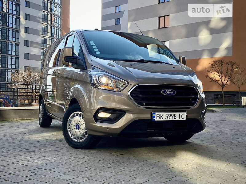 2018 ford transit custom
