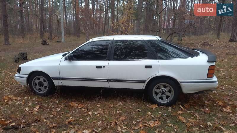 1990 ford scorpio