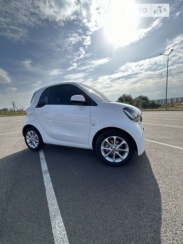 2019 smart eq fortwo