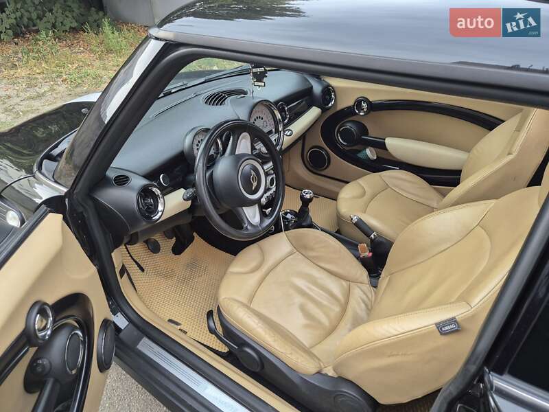 2009 mini hatch