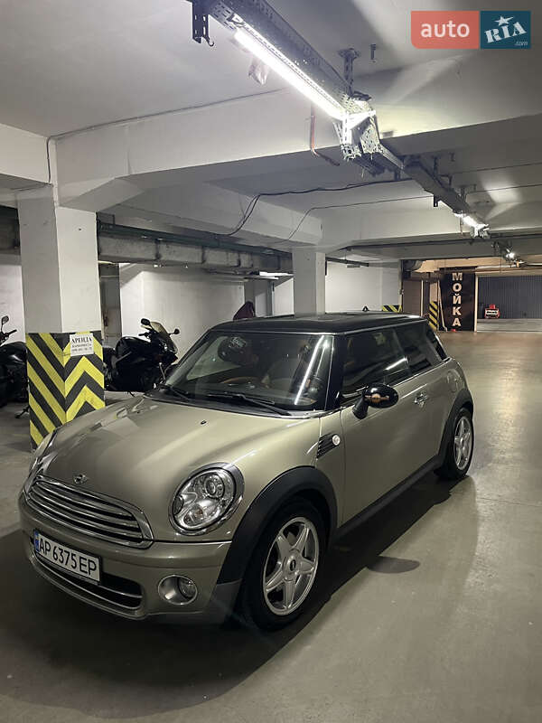 2008 mini hatch