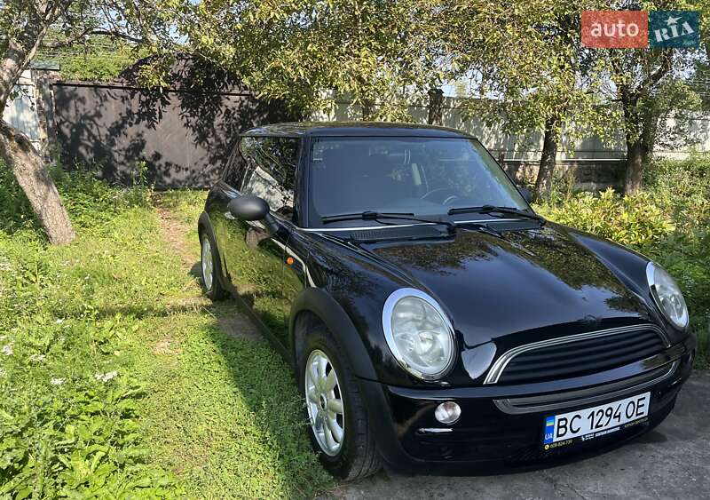 2004 mini hatch