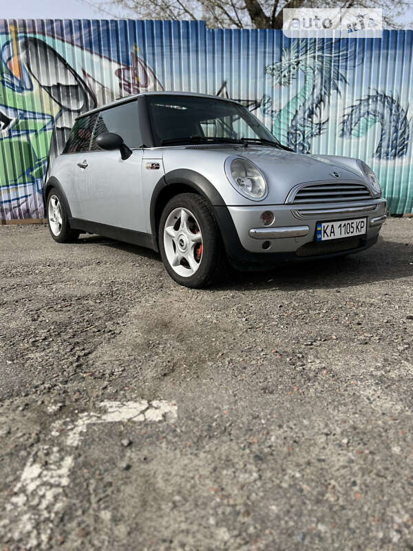 2004 mini one