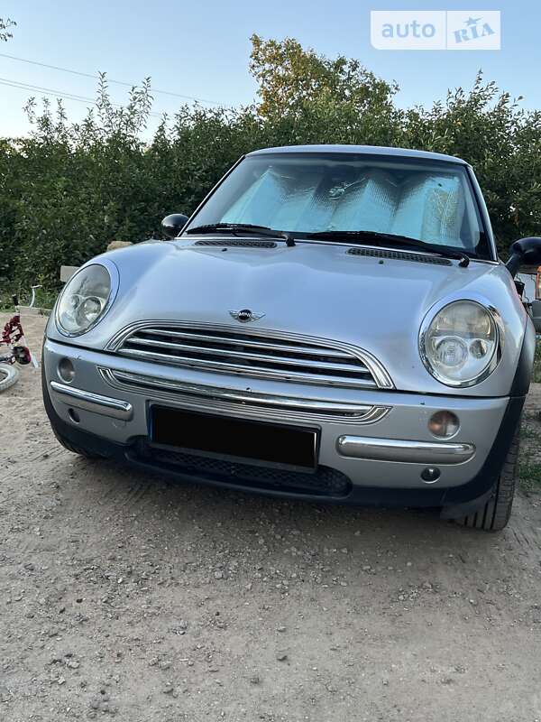 2004 mini one