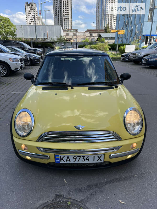 2003 mini hatch