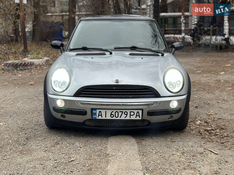 2003 mini hatch