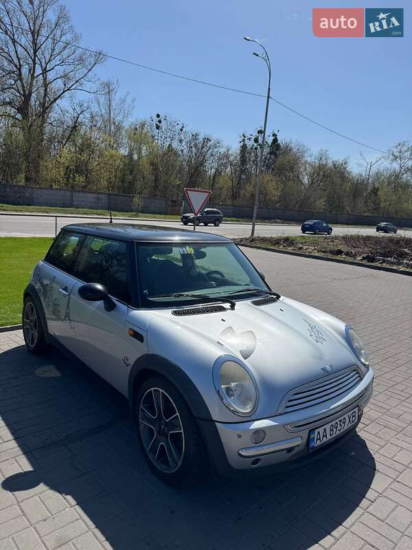 2001 mini hatch