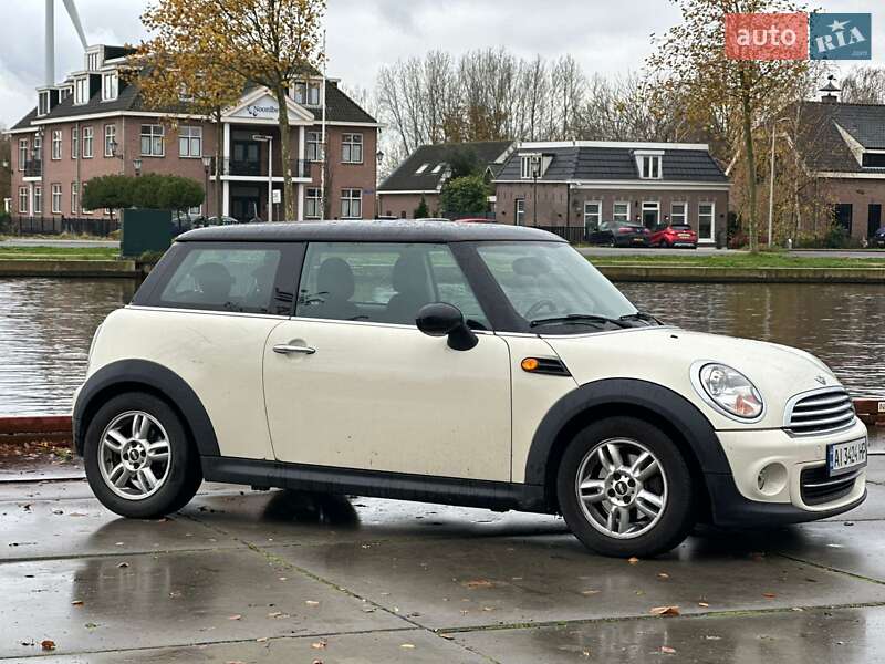 2012 mini hatch