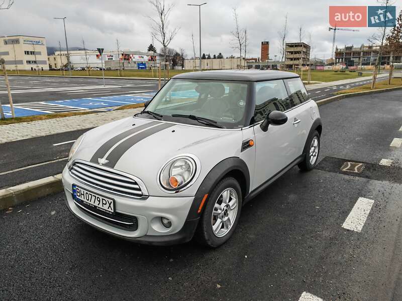 2011 mini hatch