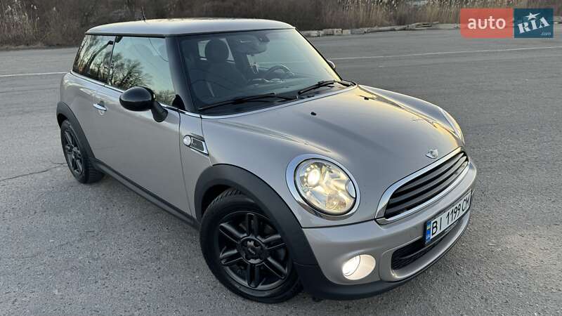 2012 mini hatch
