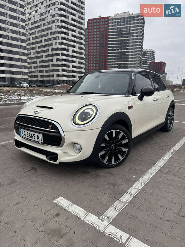 2017 mini hatch