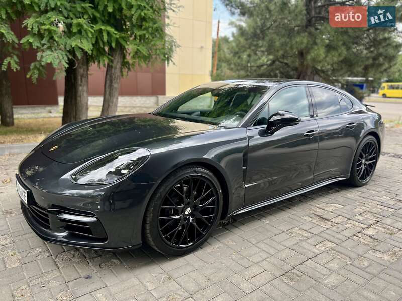 2018 porsche panamera