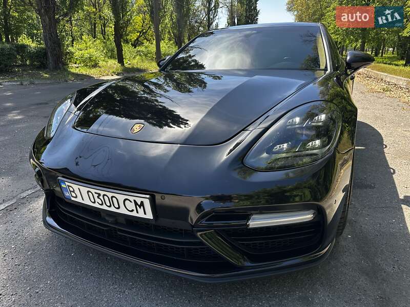 2018 porsche panamera
