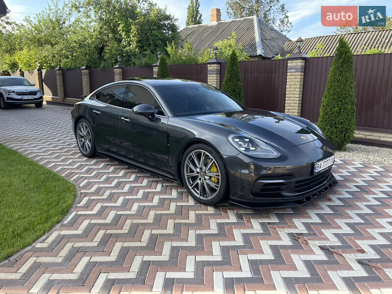 2018 porsche panamera
