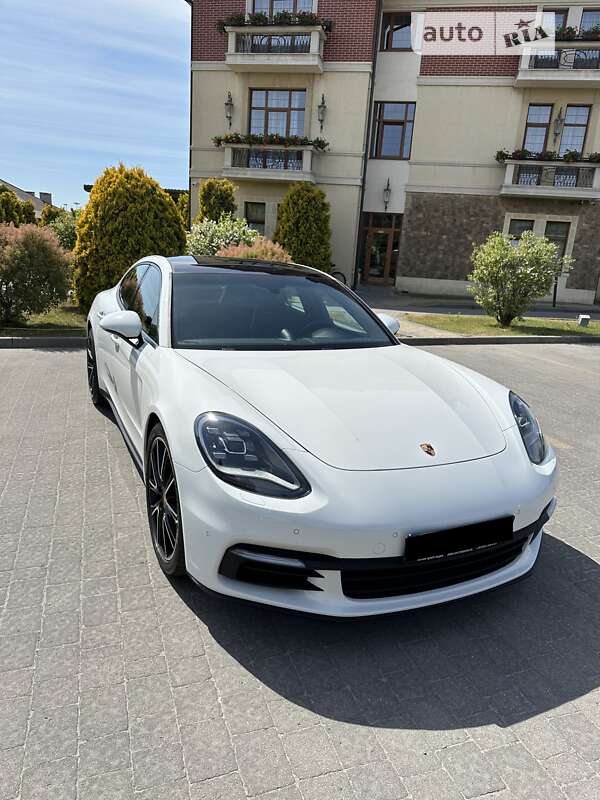 2018 porsche panamera