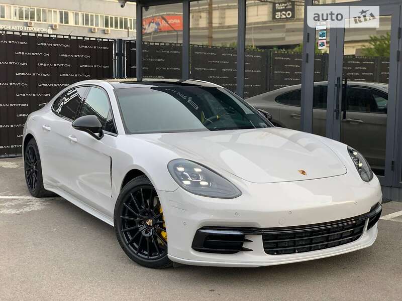 2018 porsche panamera
