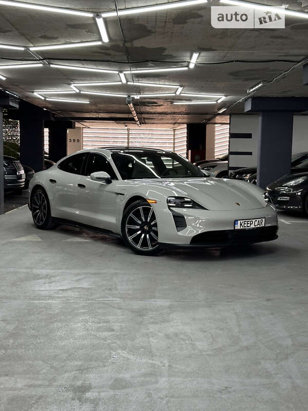 2022 porsche taycan