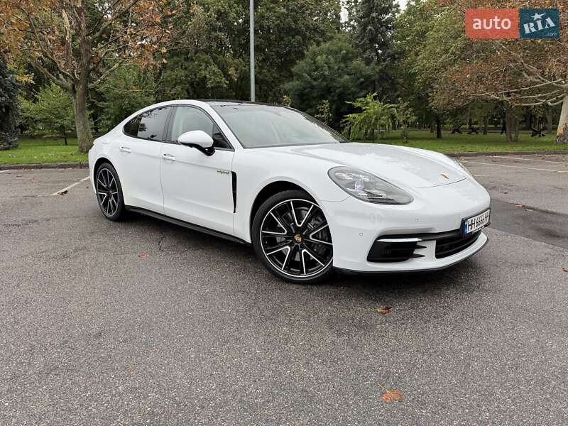 2018 porsche panamera