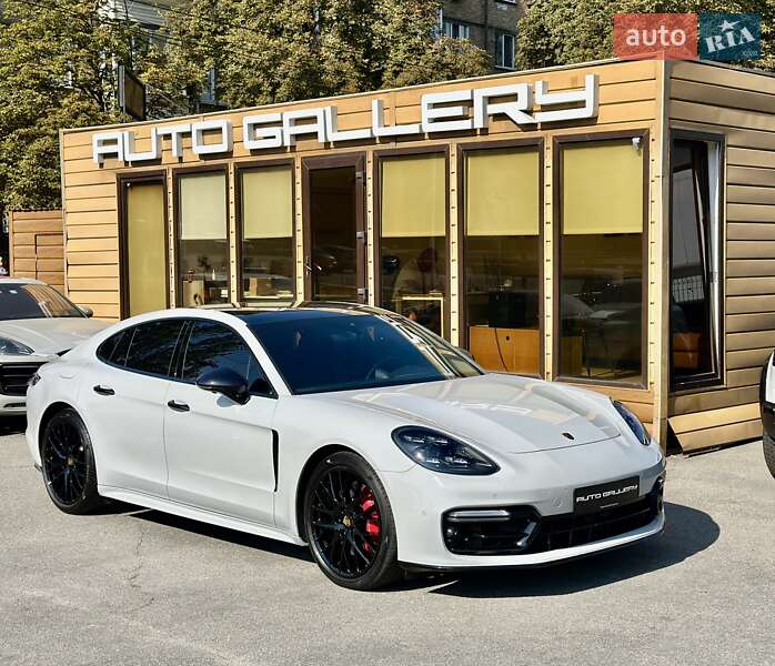 2019 porsche panamera